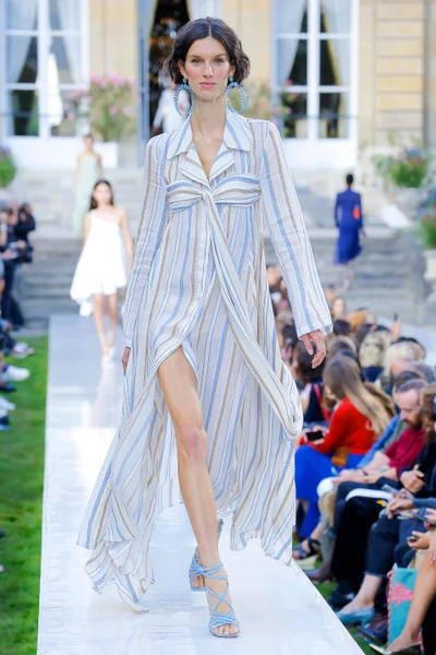 Look 14